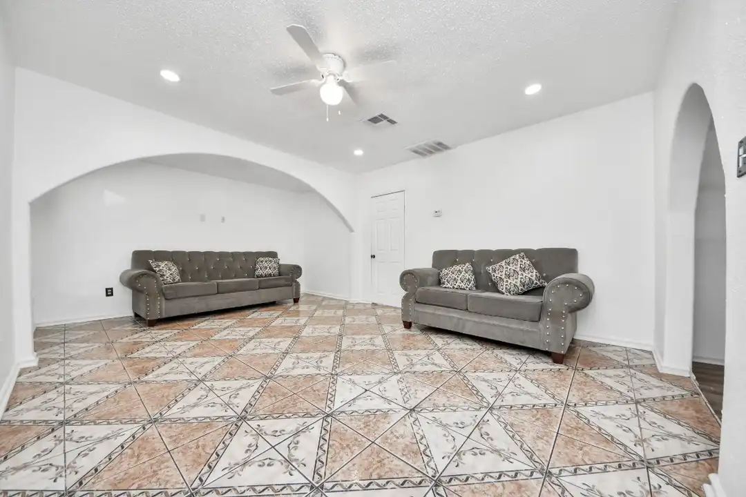 602 Massey Tompkins Rd - More