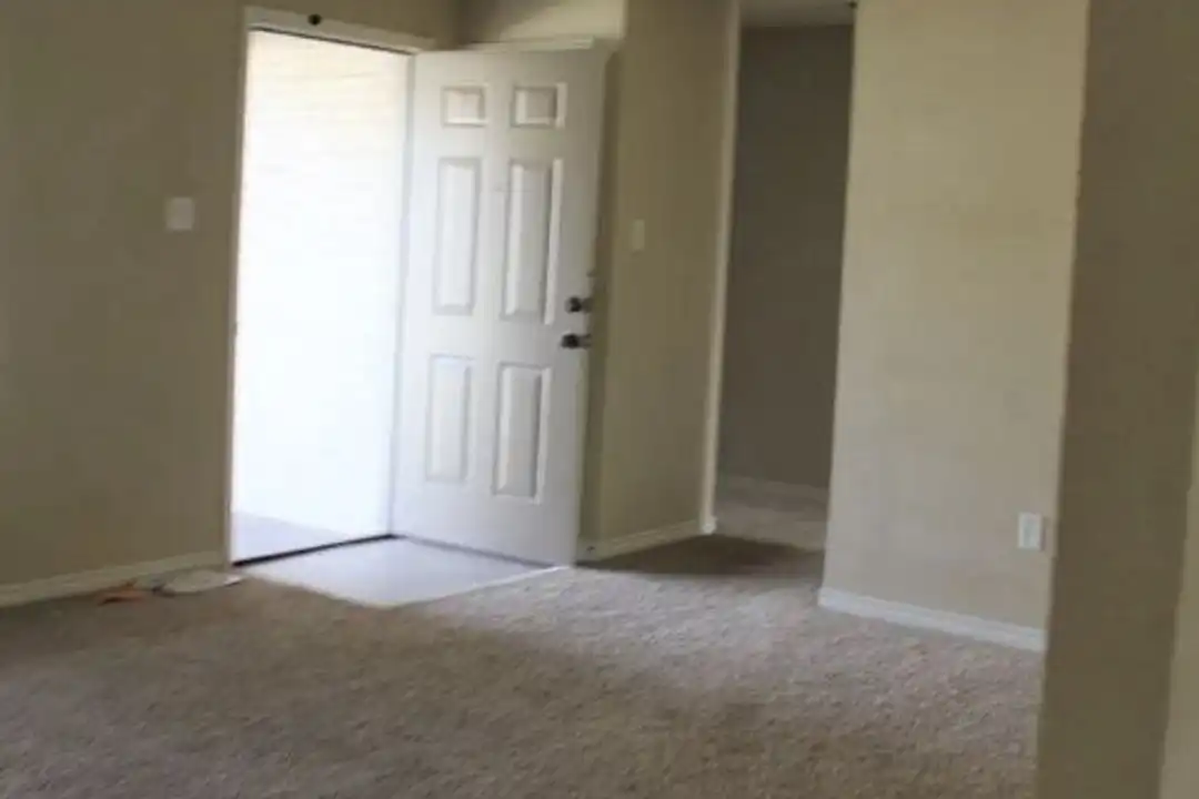 901 Hill St - View 4
