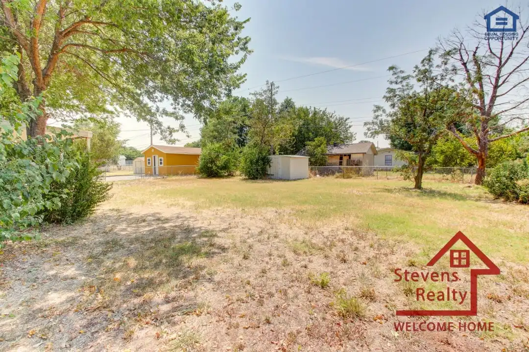 2316 NW 28th St - View 6