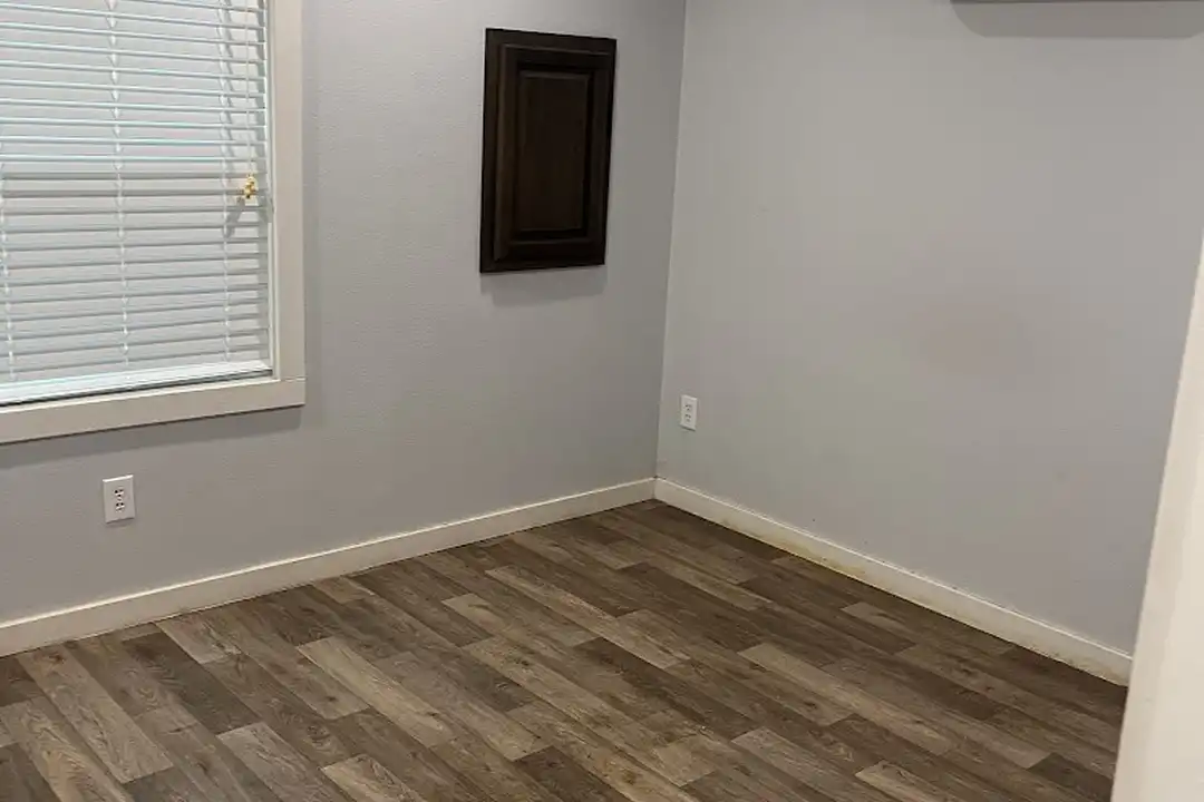 129 Shoreline Dr - View 5