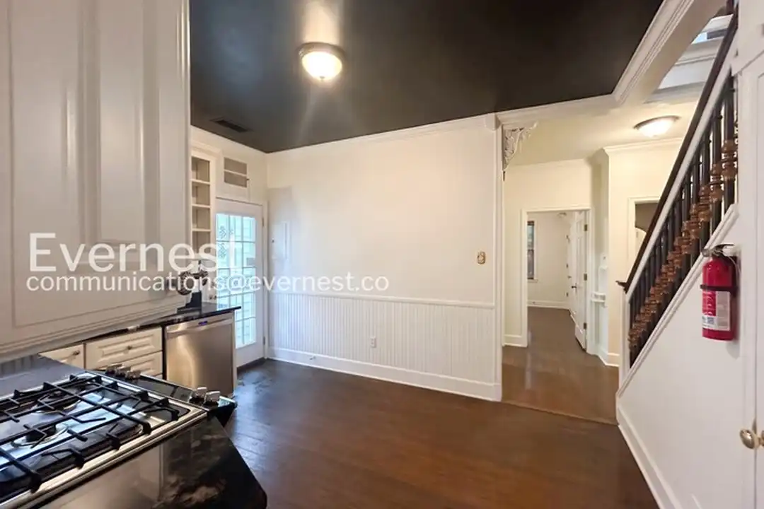 House in Memphis - View 5