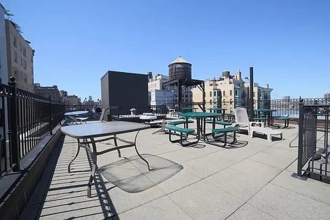 304 W 92nd St unit 1Q – pohled 6