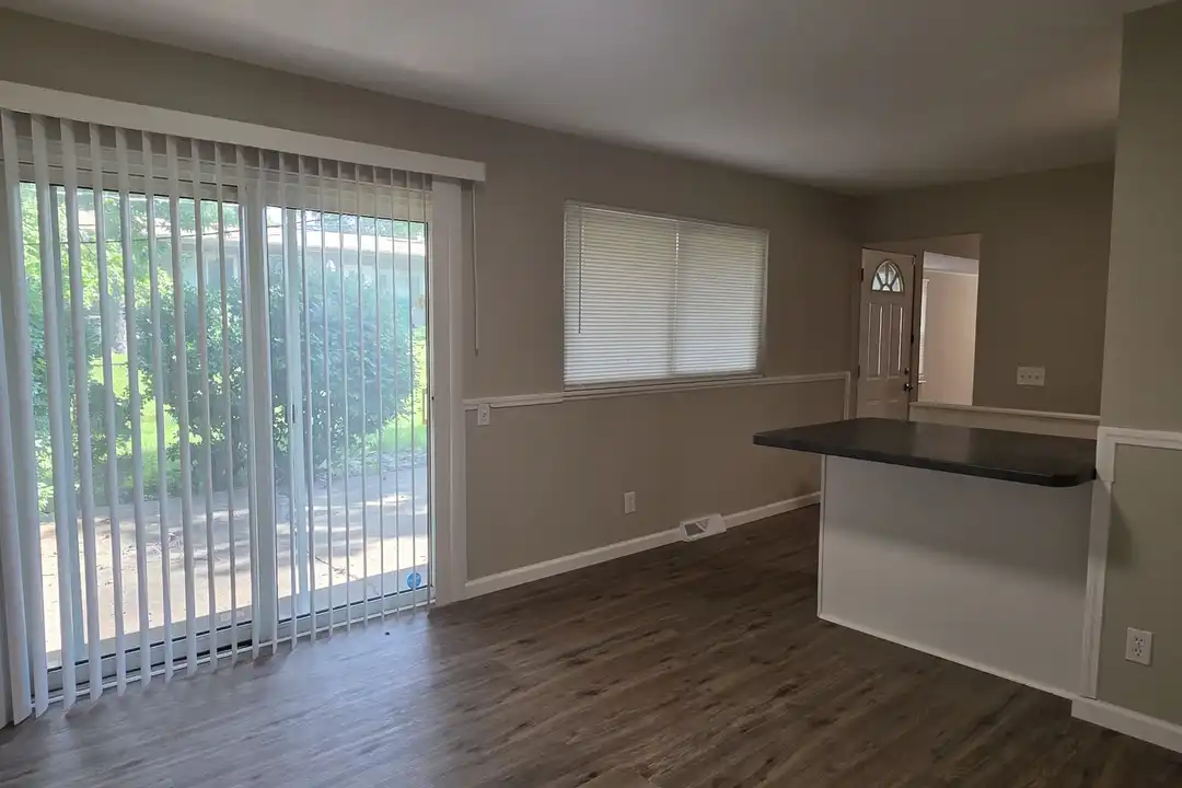 2259 Ainsworth Dr - View 5
