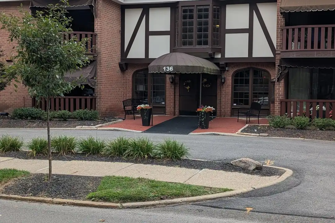 320 Ohio River Blvd unit C08, Sewickley – photo 1 of 24