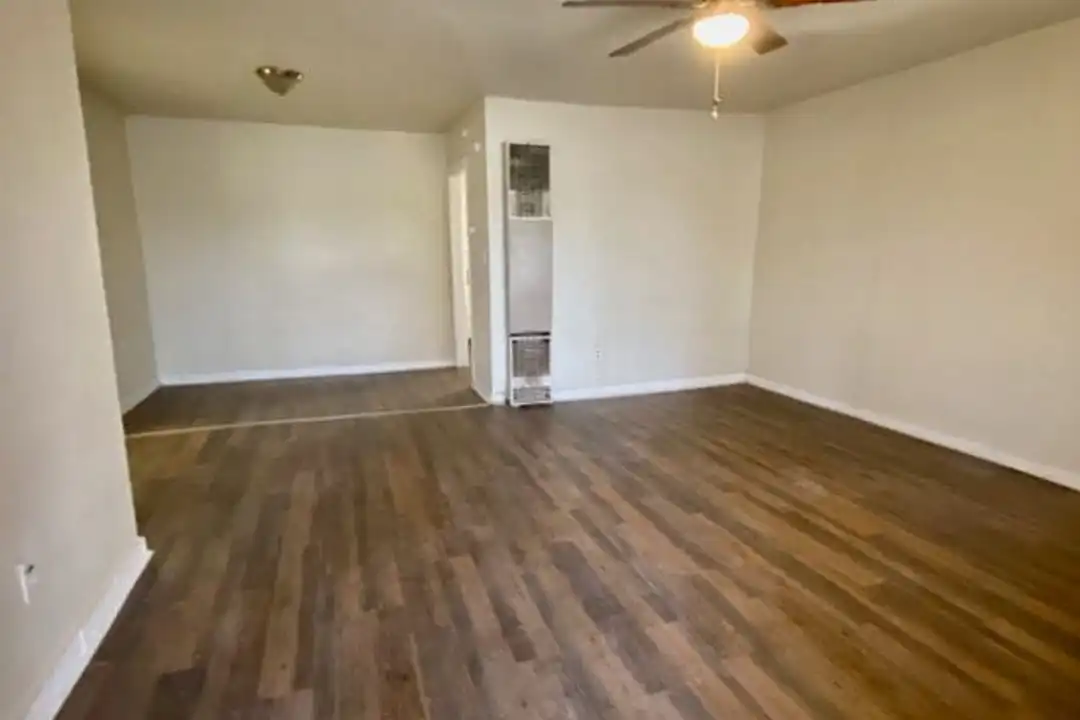 303 39th St - View 3