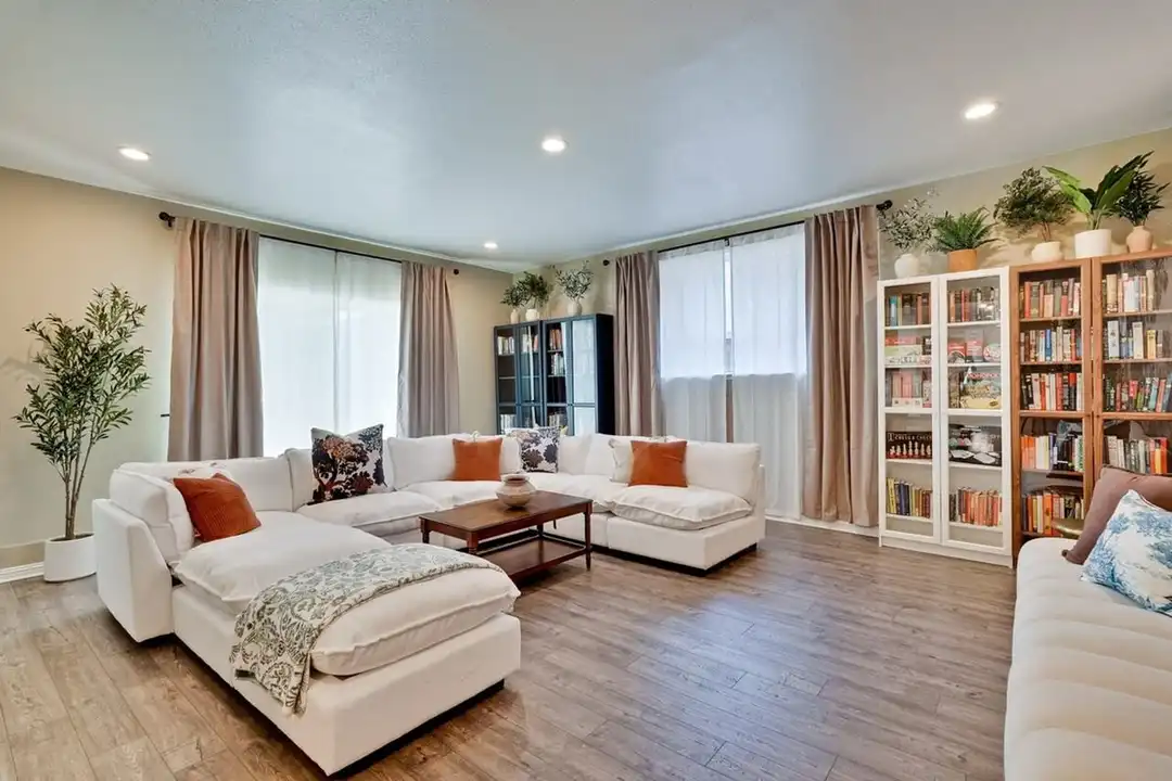 Apartment in San Jose - View 2