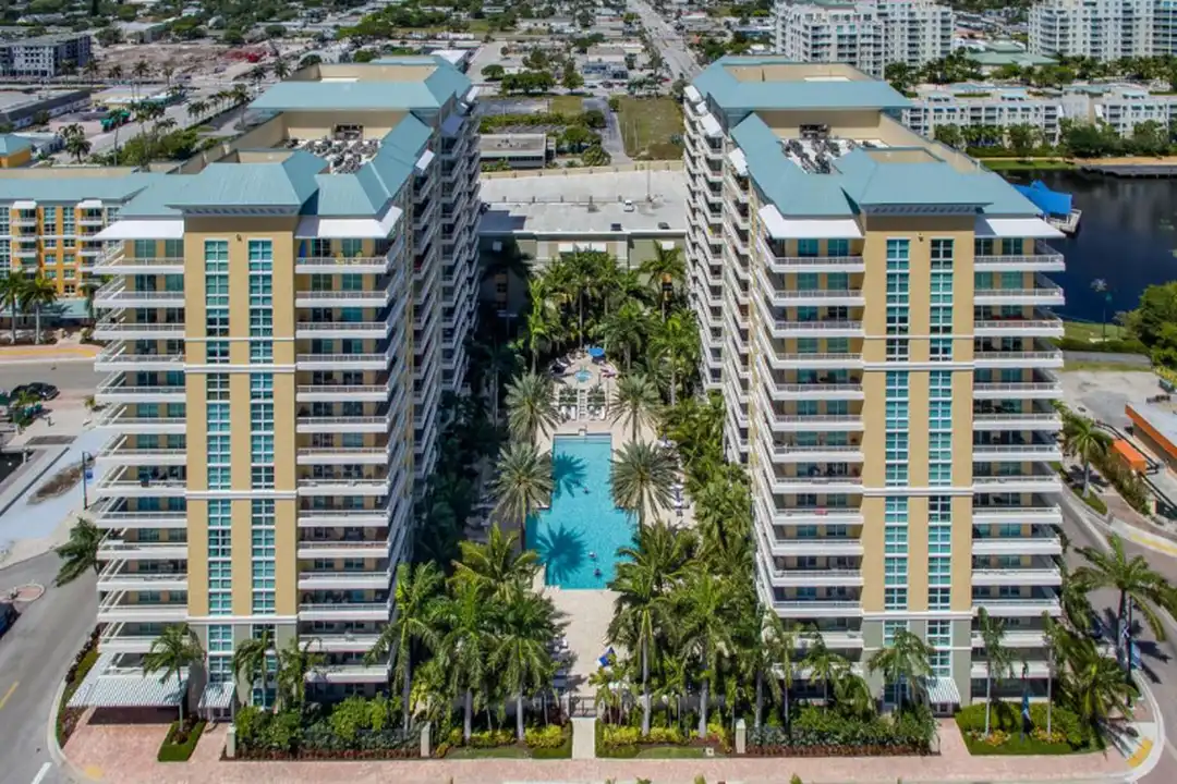 100 NE 6th St unit 303 - View 2
