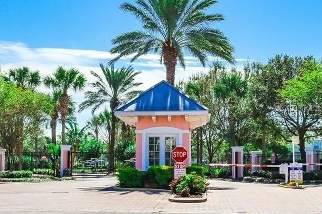 169 Pompano Dr SE - View 4