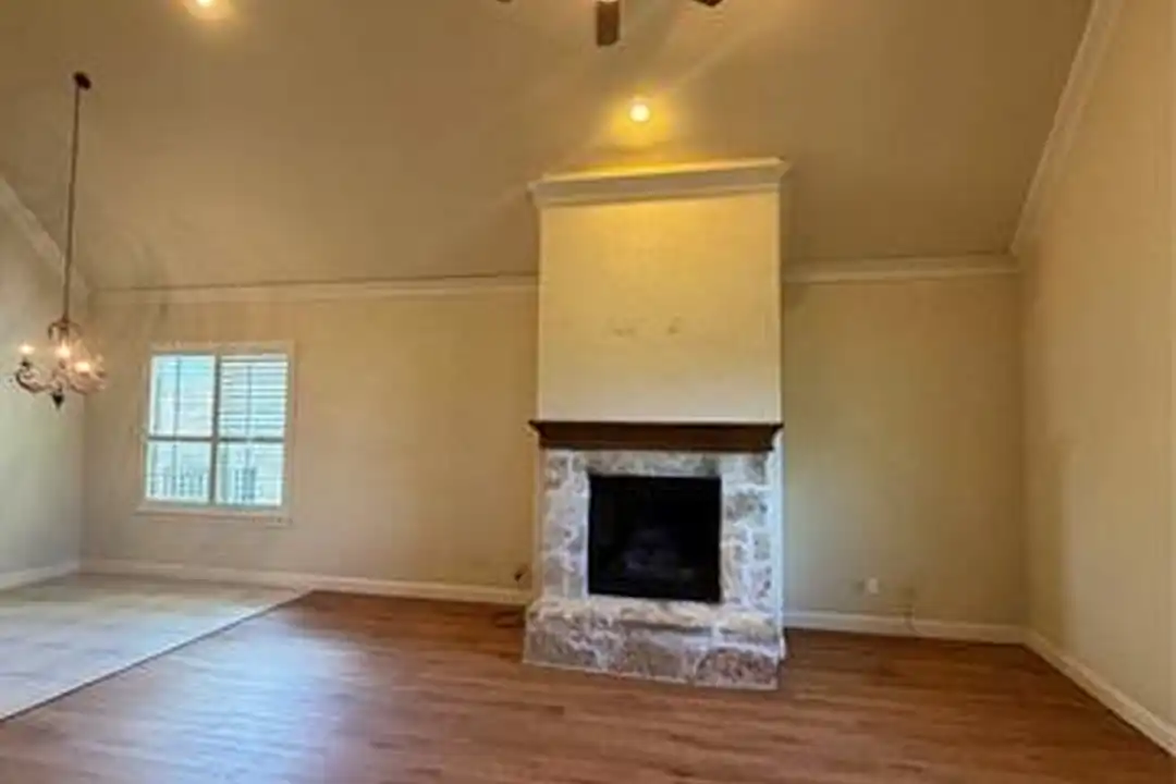 809 S Alamo Rd - View 2