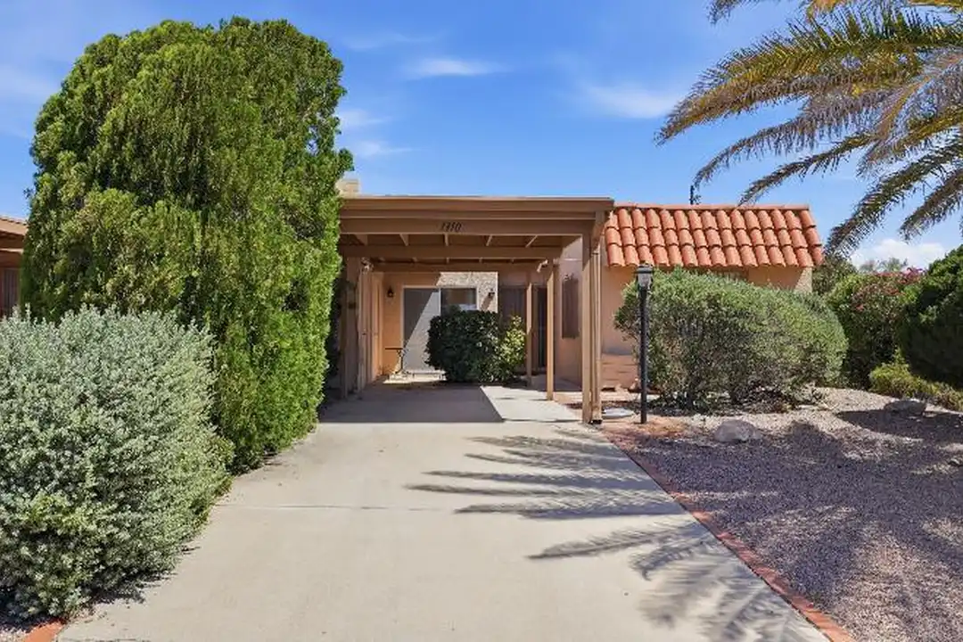 1310 S Desert Meadows Cir – photo 1 of 27