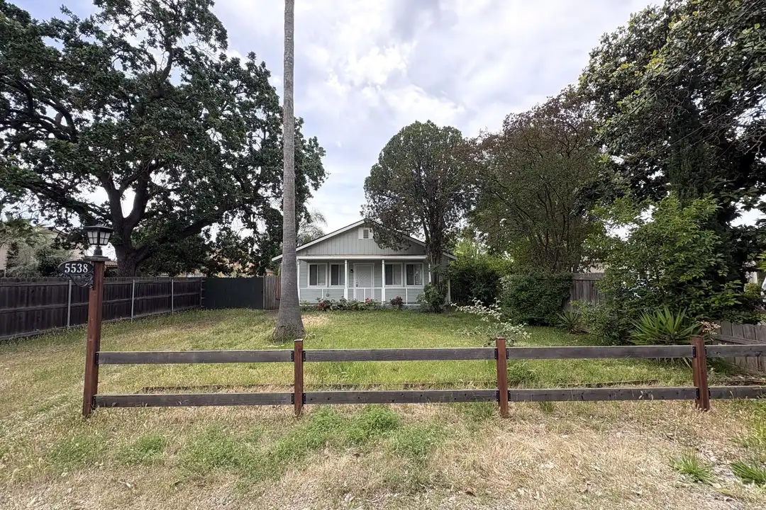 House in Sacramento - View 3