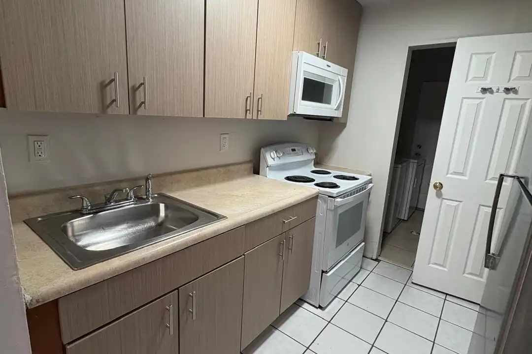 900 NW 17th Ave #EAST - View 3