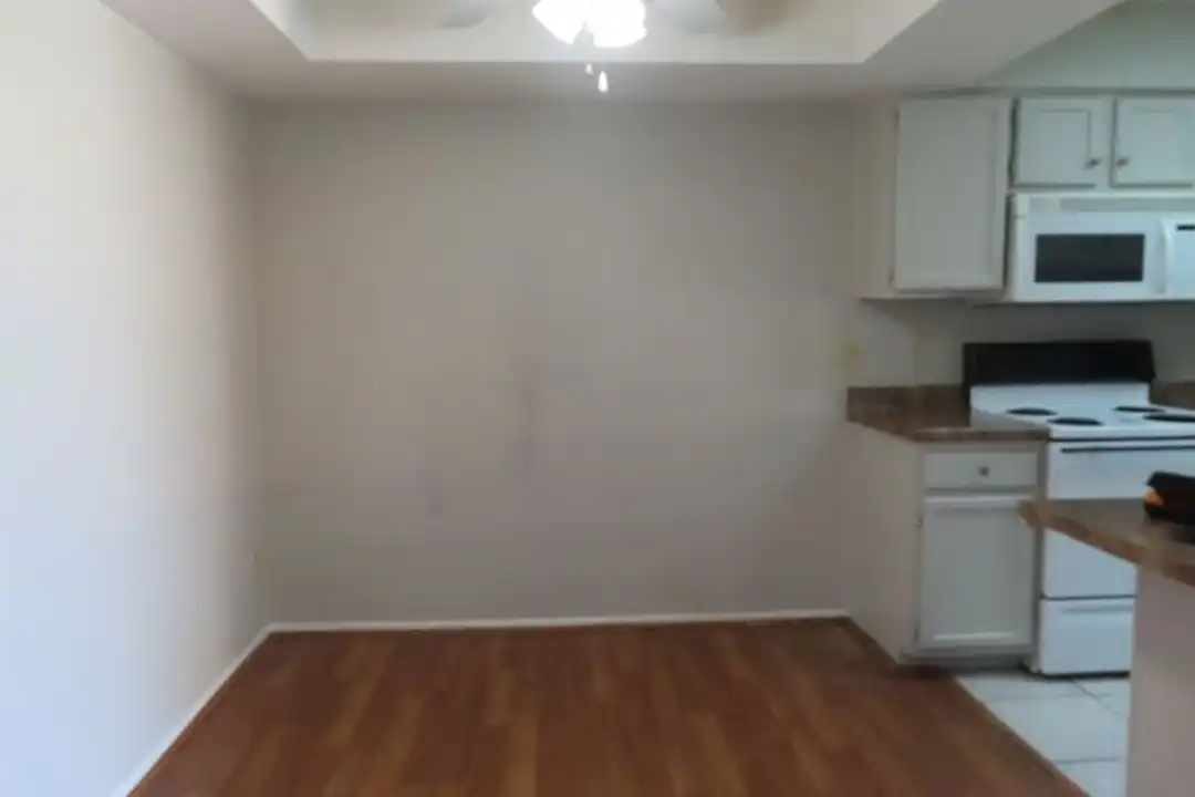 2220 W Dora St unit APT 203 - View 4