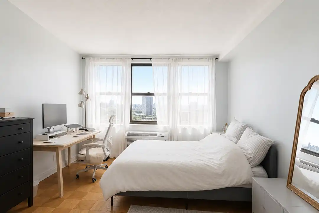 Apartment in West New York - View 3