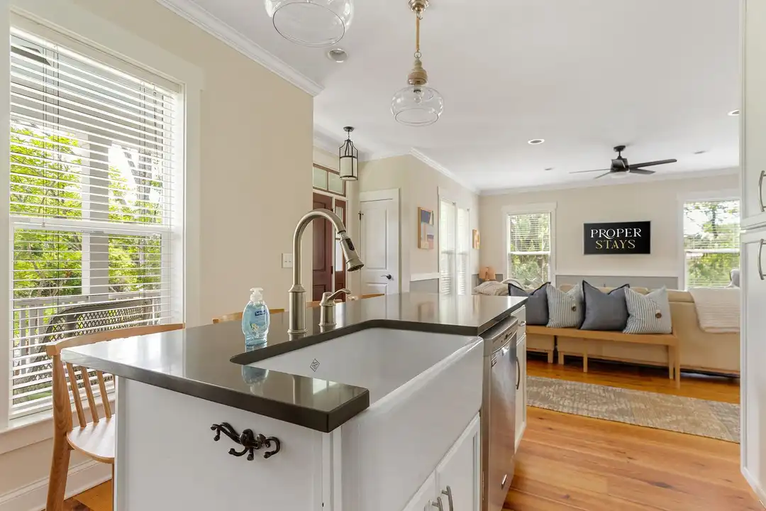 1 Piedmont Ave - More