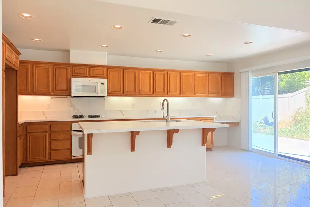 28330 Linda Vista St - View 4