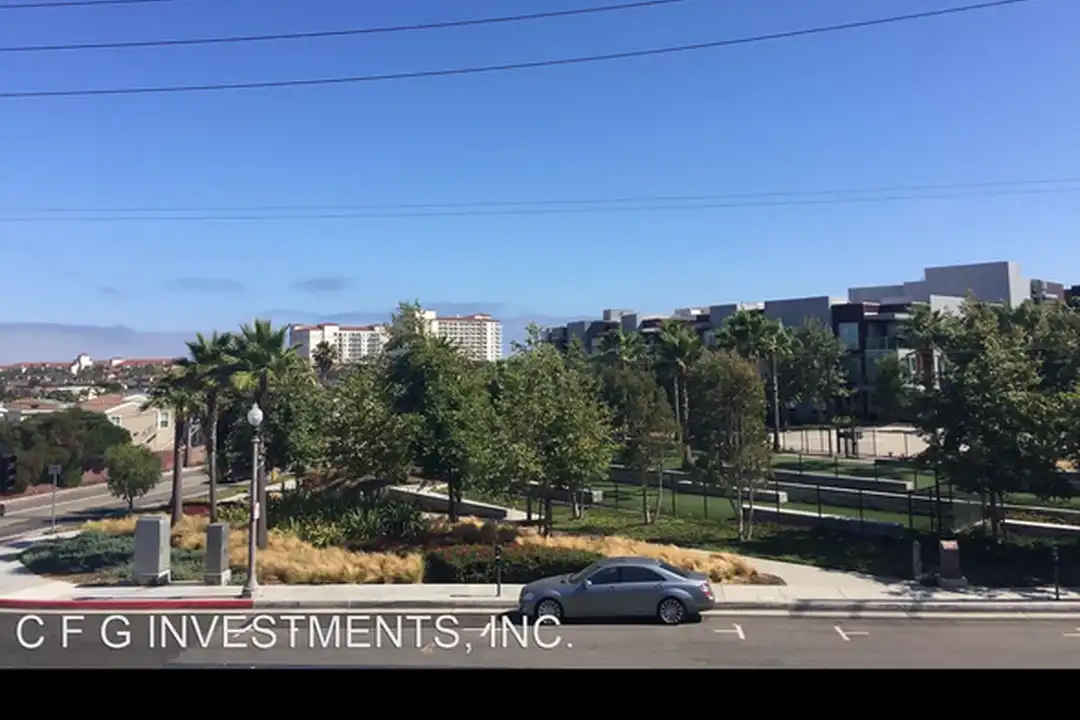 223 Atlanta Ave - View 4