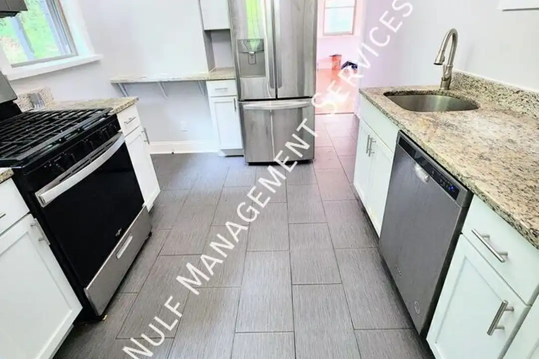 5396 Stanton Ave – photo 1