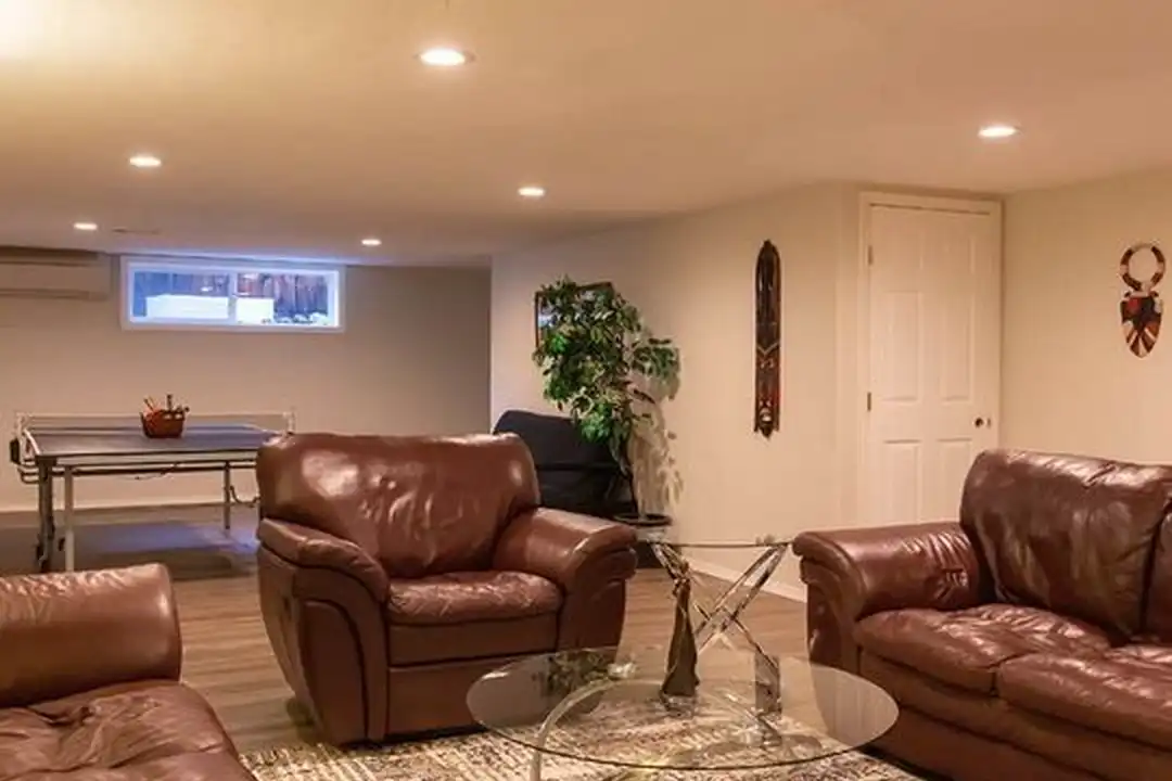 4700 Hillcrest Rd - View 3