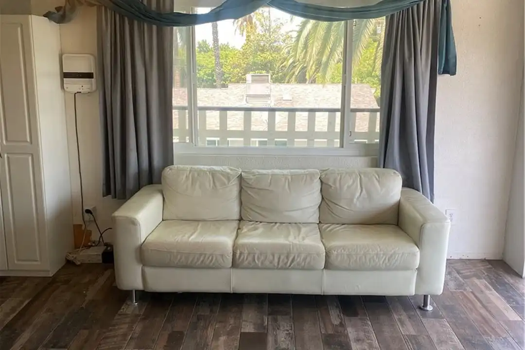 808 Orchard Dr – photo 1