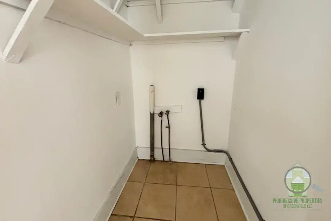 106 Princeton Ave - More