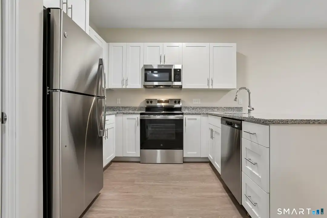 55 Steele Blvd #217 – photo 1 of 15