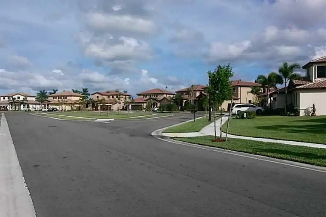 191 SE 35 Ave - View 2