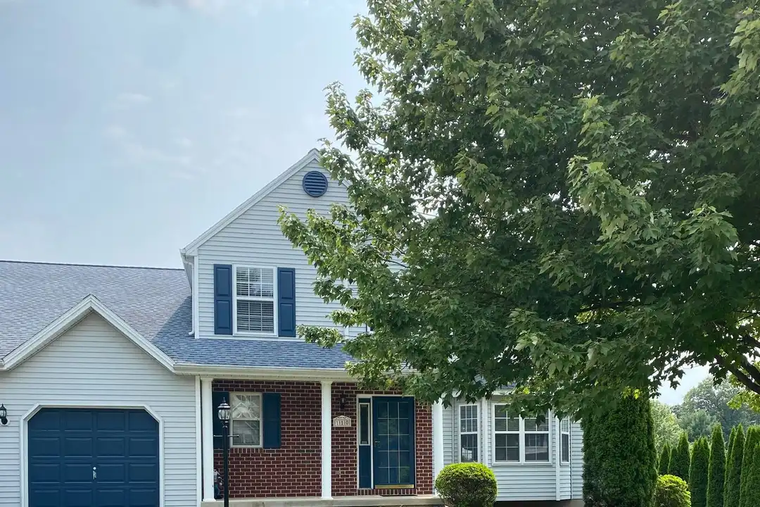 110 Hershey Cir – photo 1 of 17