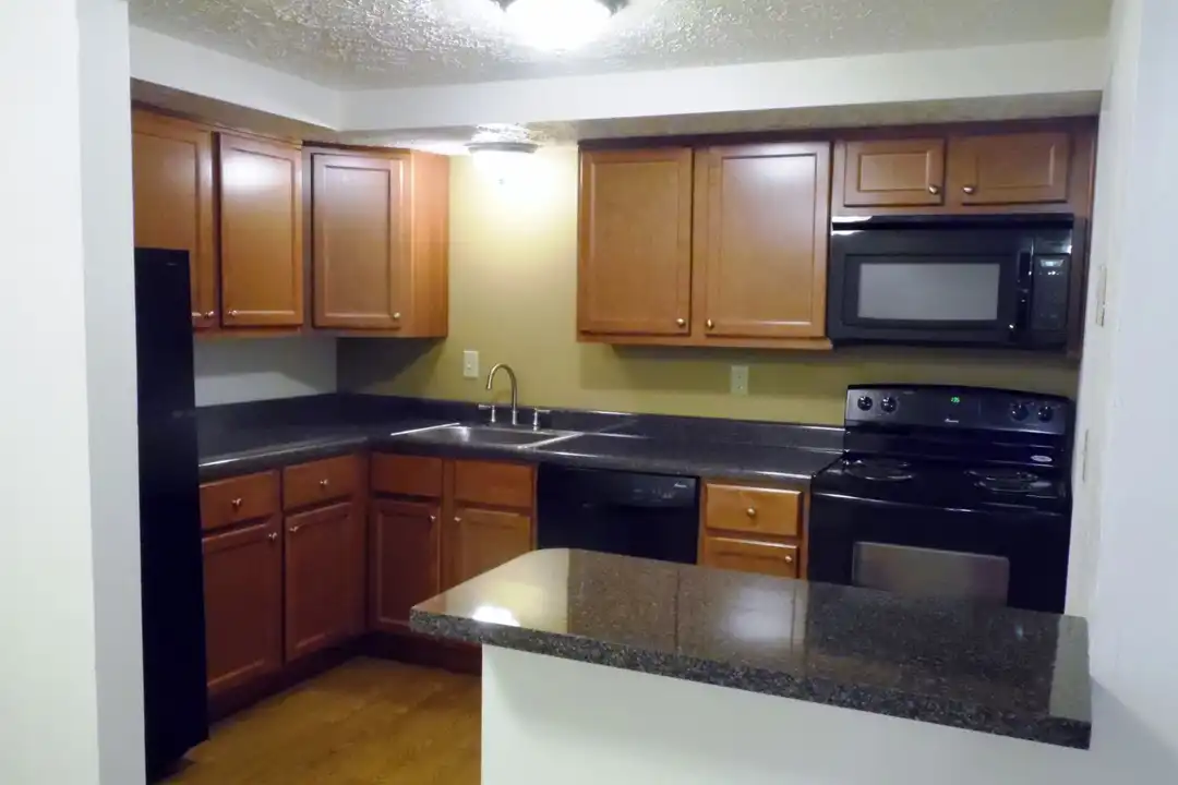 8818 Royal Manor Dr unit 204 – photo 1 of 9
