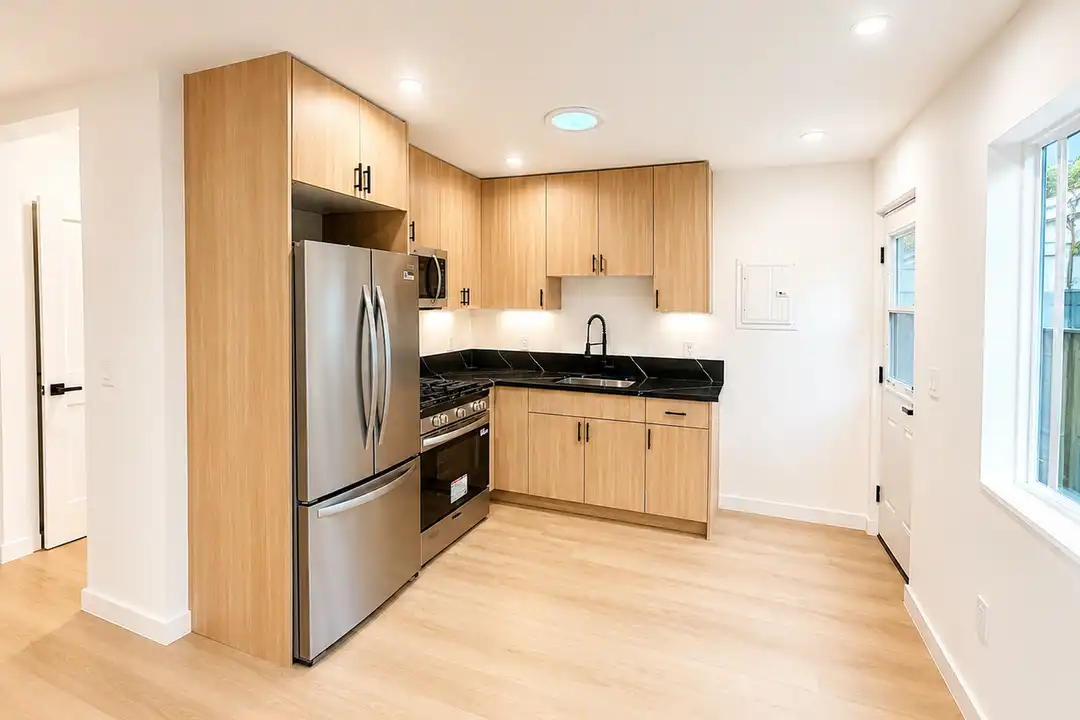 5920 Wilkinson Ave unit 1/2 - View 2