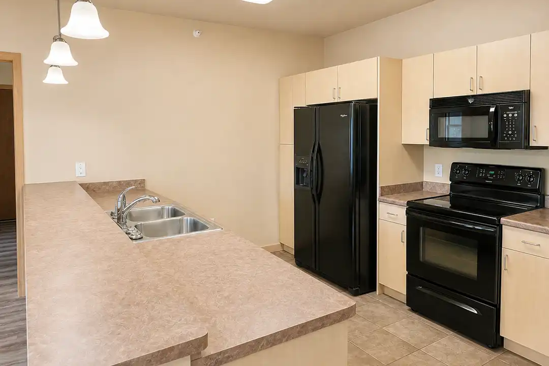 301 Cannery Square – photo 1
