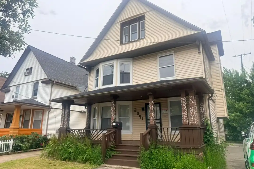 2091 W 100th St – photo 1