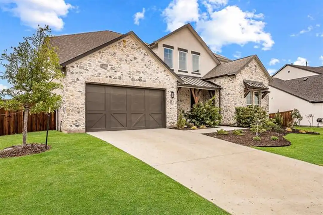 1598 Wintergreen Ave - View 2