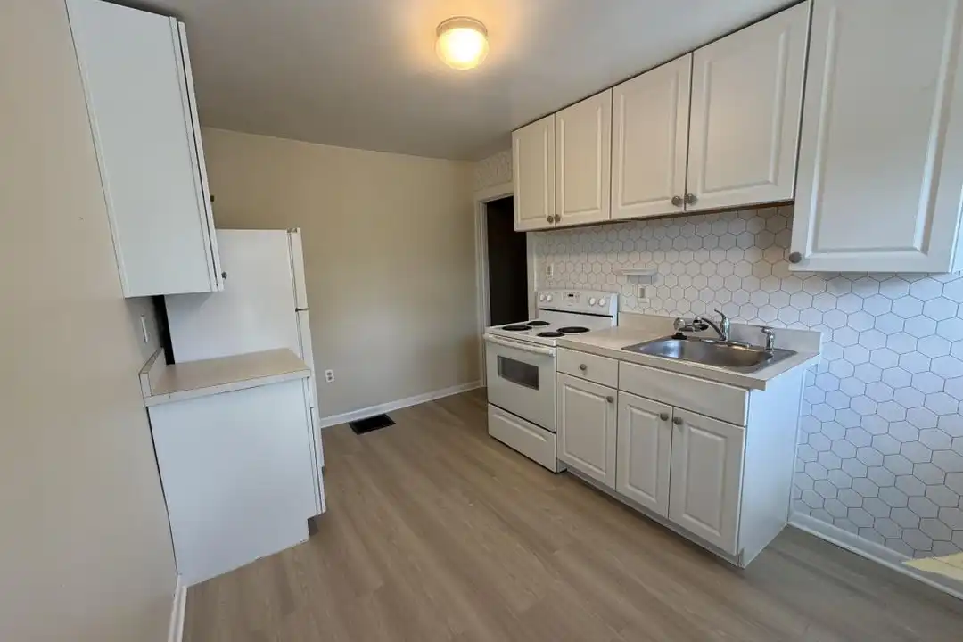 Apartment in Lemoyne - View 4