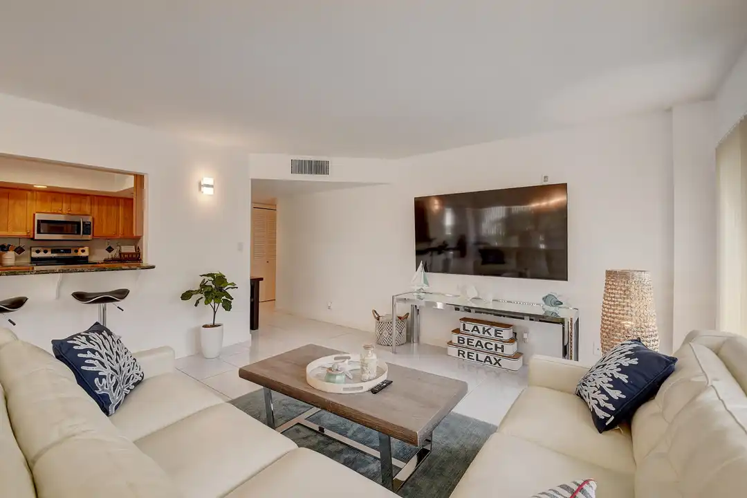 2066 N Ocean Blvd unit 2nw - View 5