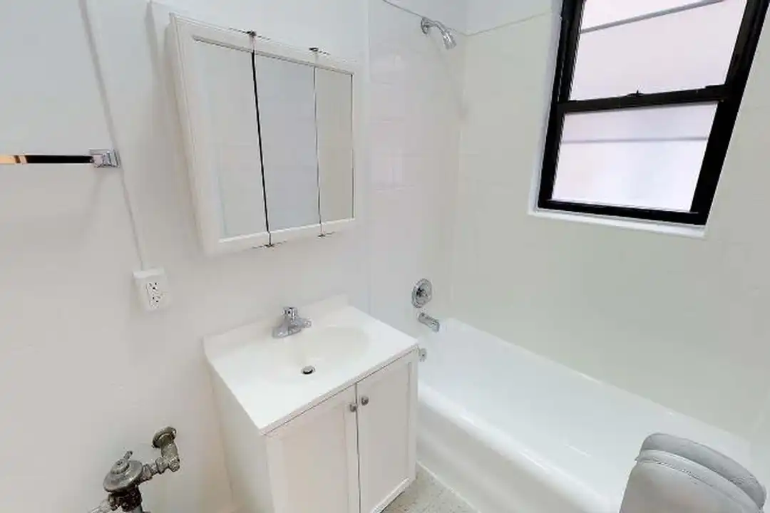 Apartment in Chicago, East Hyde Park, Hyde Park - View 3