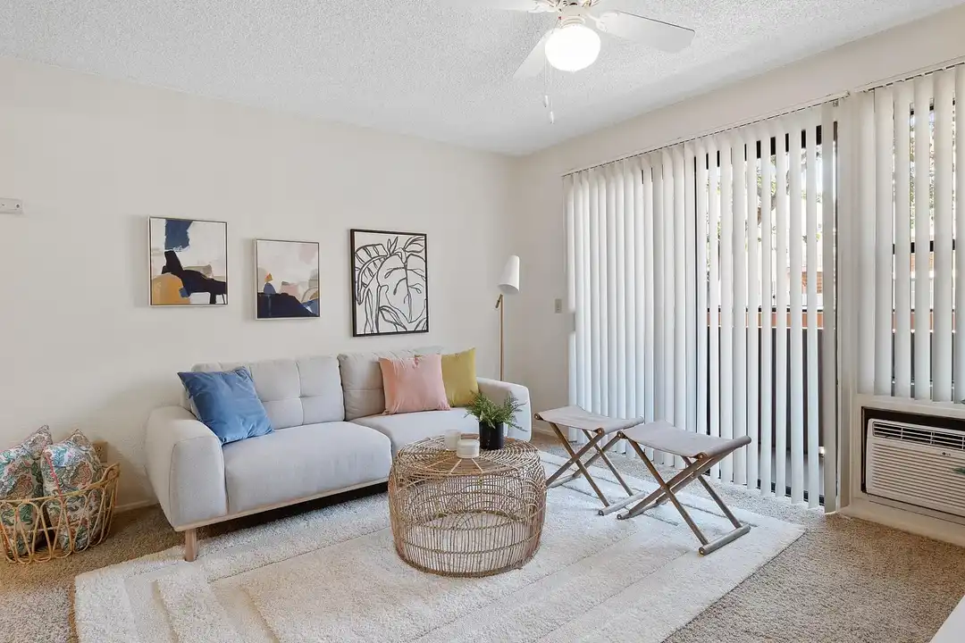 Plaza Apartments – photo 1