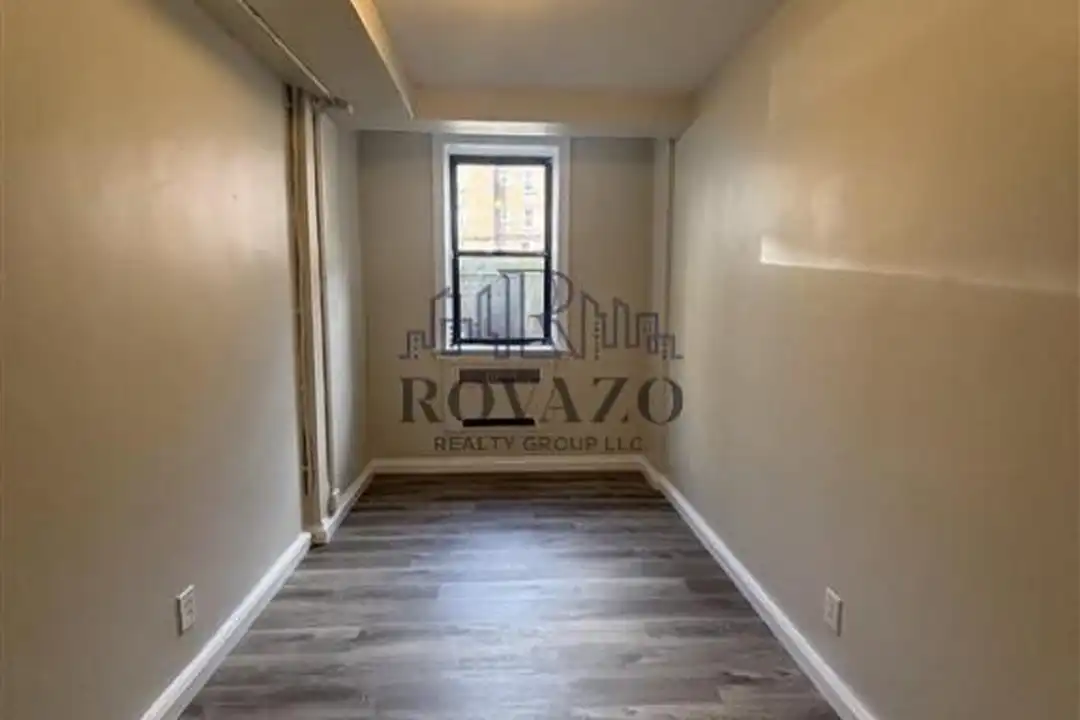 25 Van Velsor Pl unit 1L - View 3