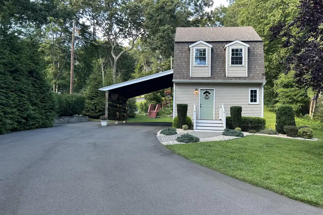 80 River Rd – photo 1 of 26