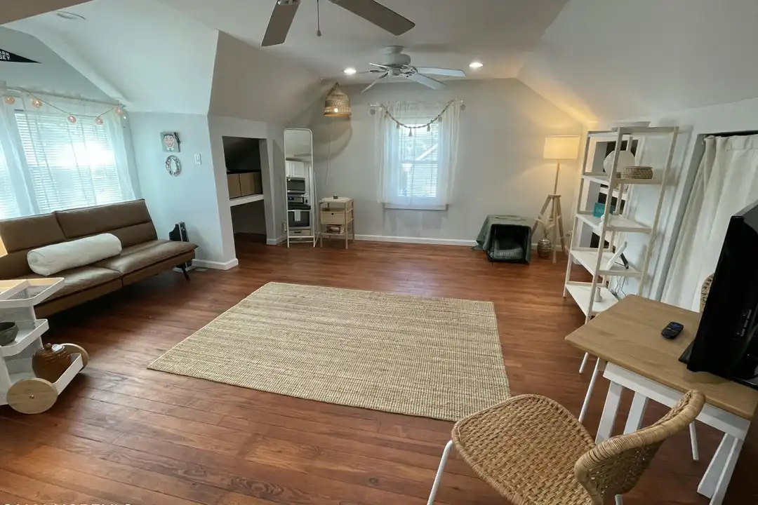 205 Euclid Ave – photo 1 of 9