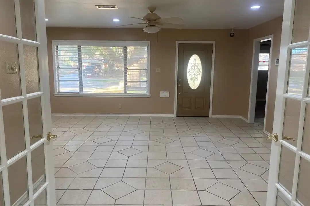 7868 Broadview Dr - View 4