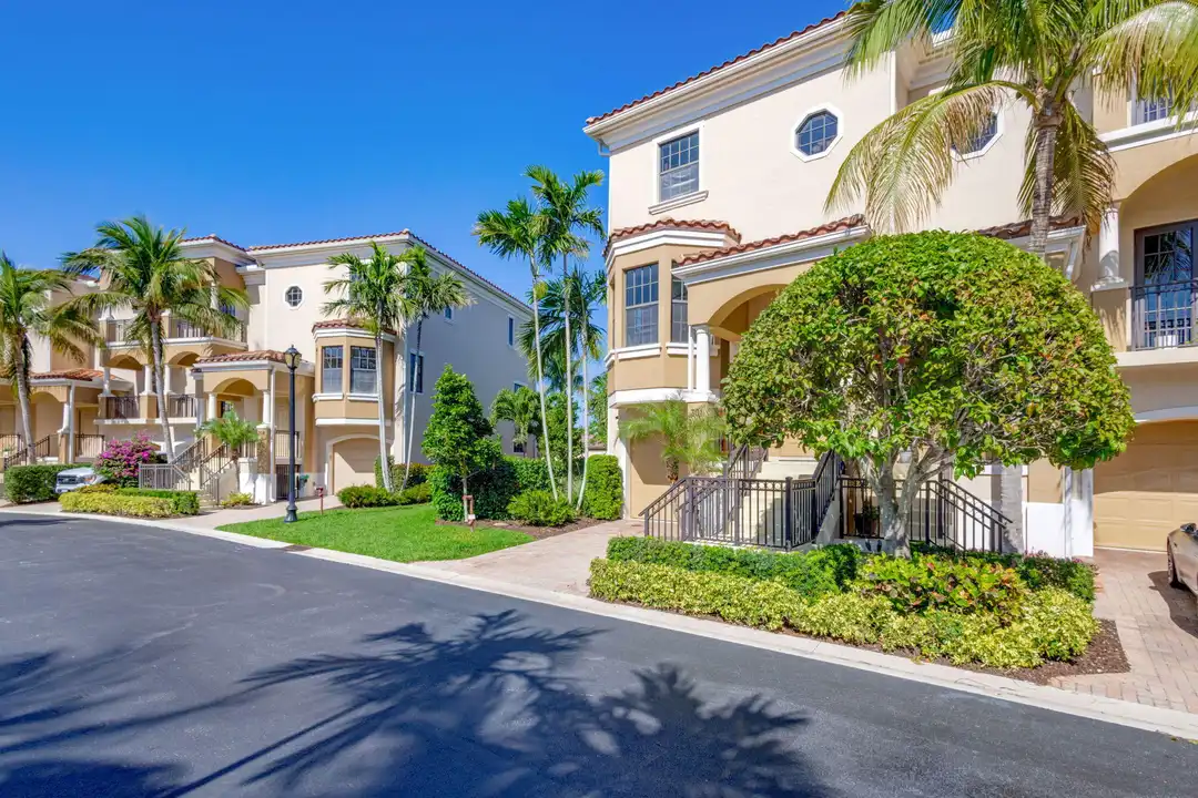 301 del Sol Cir - View 3