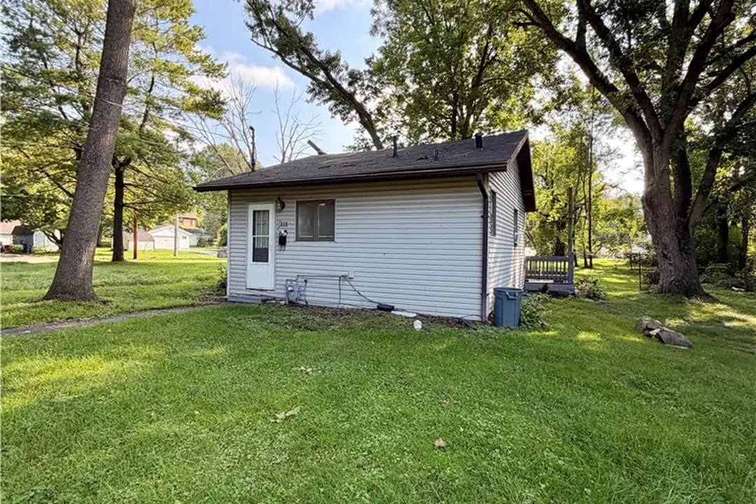 111 S Butler Ave – photo 1 of 11