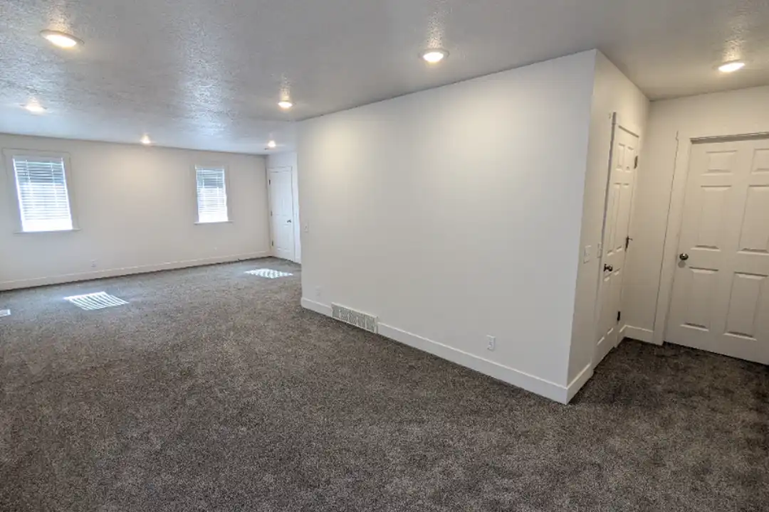 1760 N 400 E - View 3
