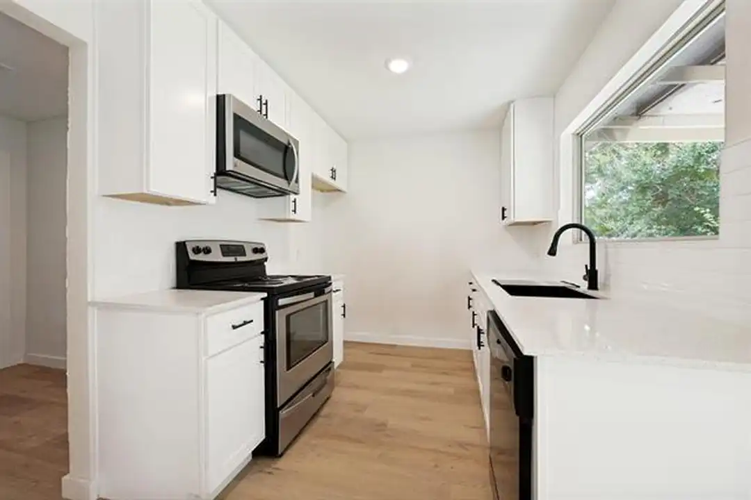 2014 Laurel Oaks Dr - View 4