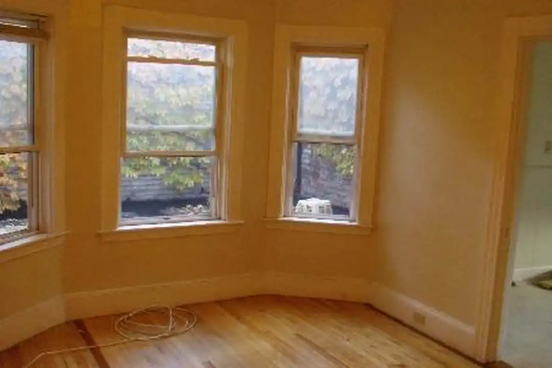 384 Washington St unit 2A – další