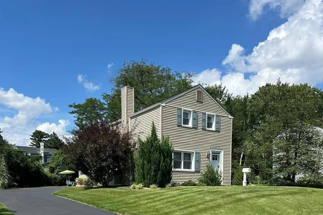 217 Lyster Rd – photo 1 of 39