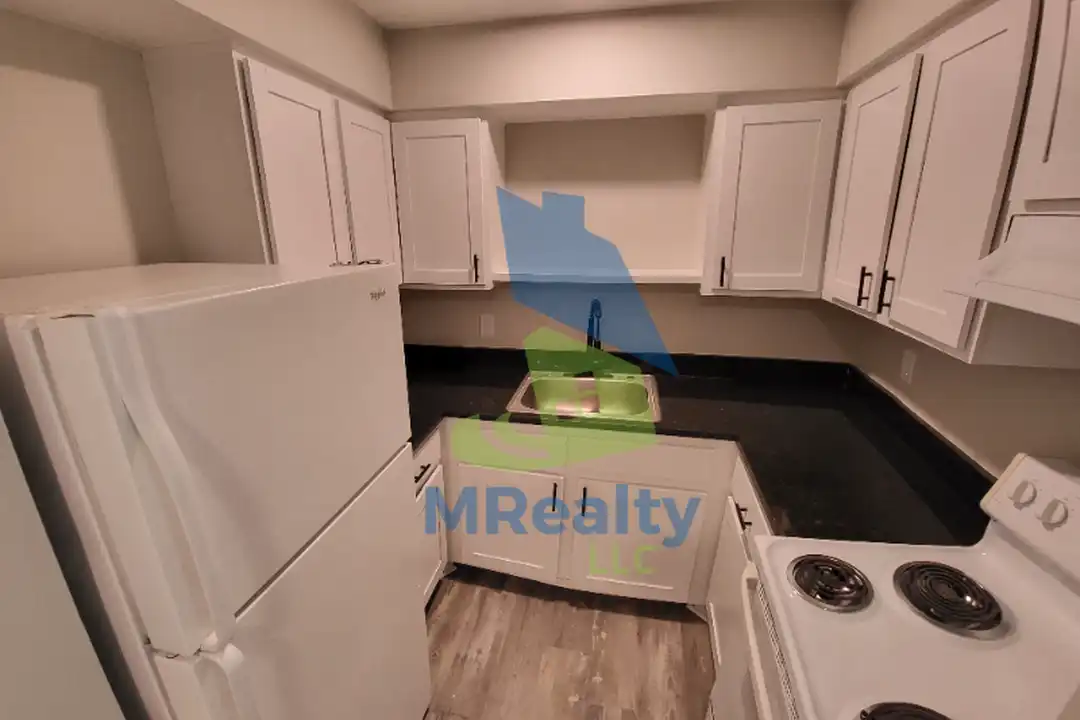 Apartment in Roseville - More