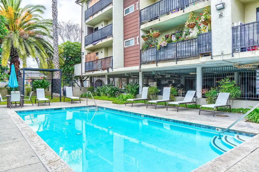 Seapointe Village Apartments – photo 1
