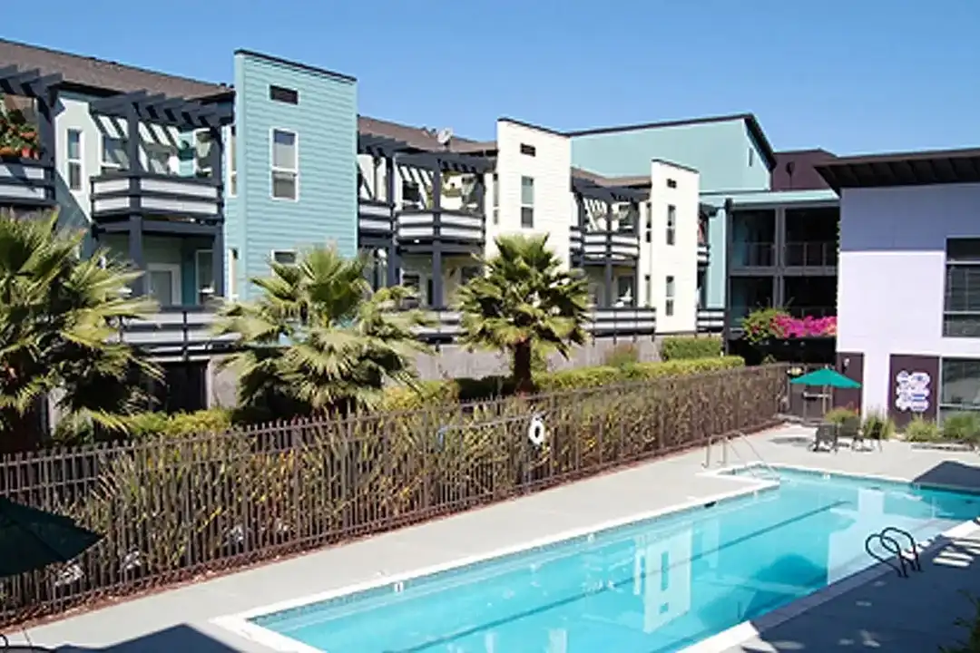 Lenzen Square Apartments – photo 1